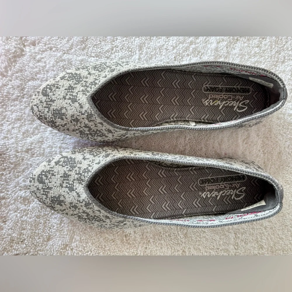 Skechers Camo Flats with Air-Cooled Memory Foam Insoles